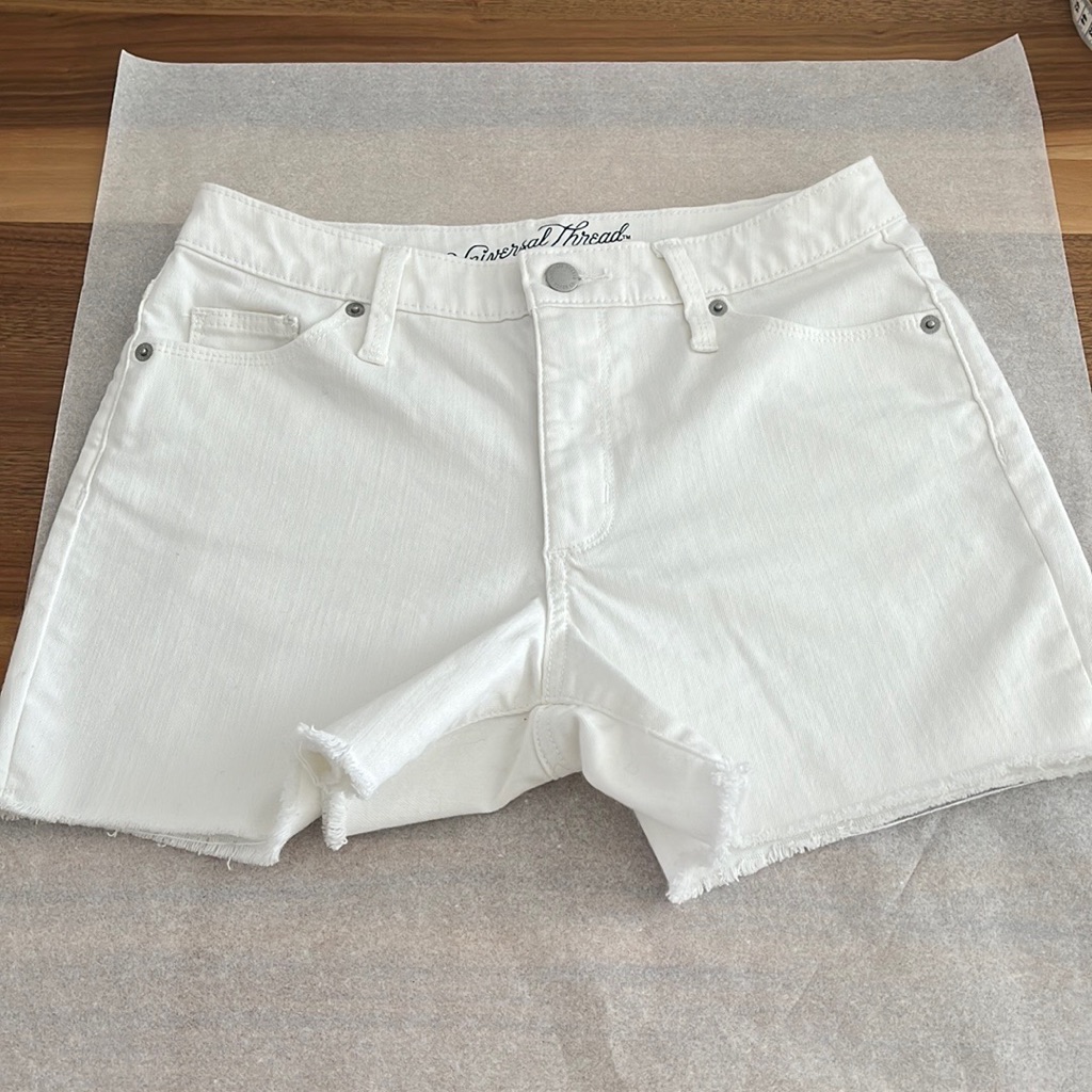 Nwot Universal Thread.